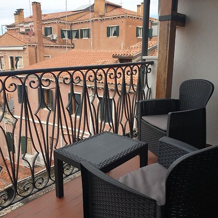 Residenza Tiziana Venezia Apartment Екстериор снимка